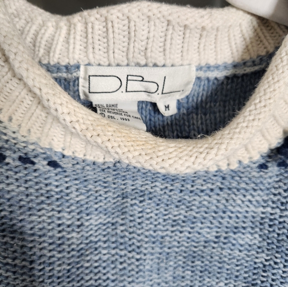 Vintage 90s intentionally distressed sweater size M - Picture 4 of 5